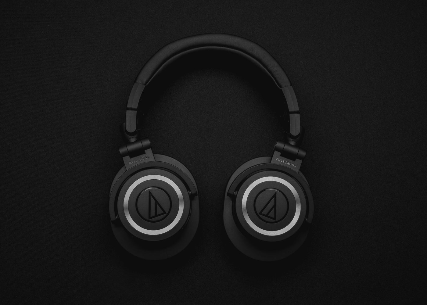 Studio headphones